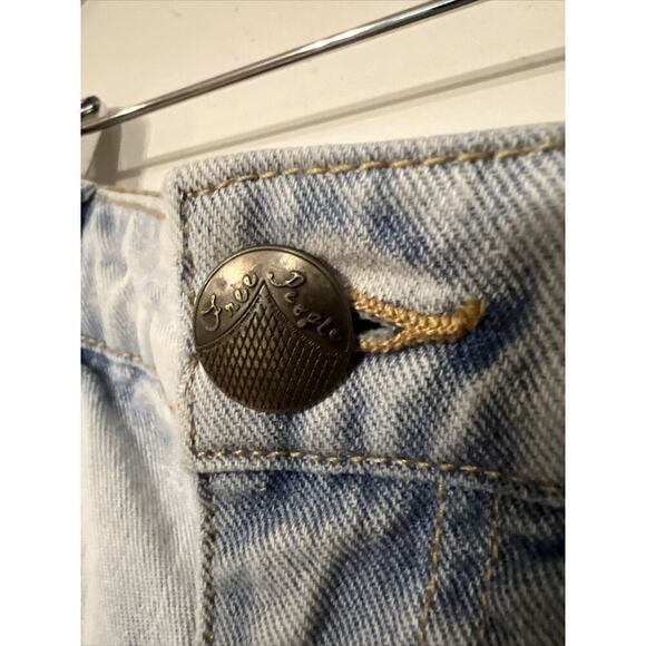 Free People We the Free Good Vibes Lace Hem Denim Shorts Light Wash Blue Size 26 - Picture 4 of 6